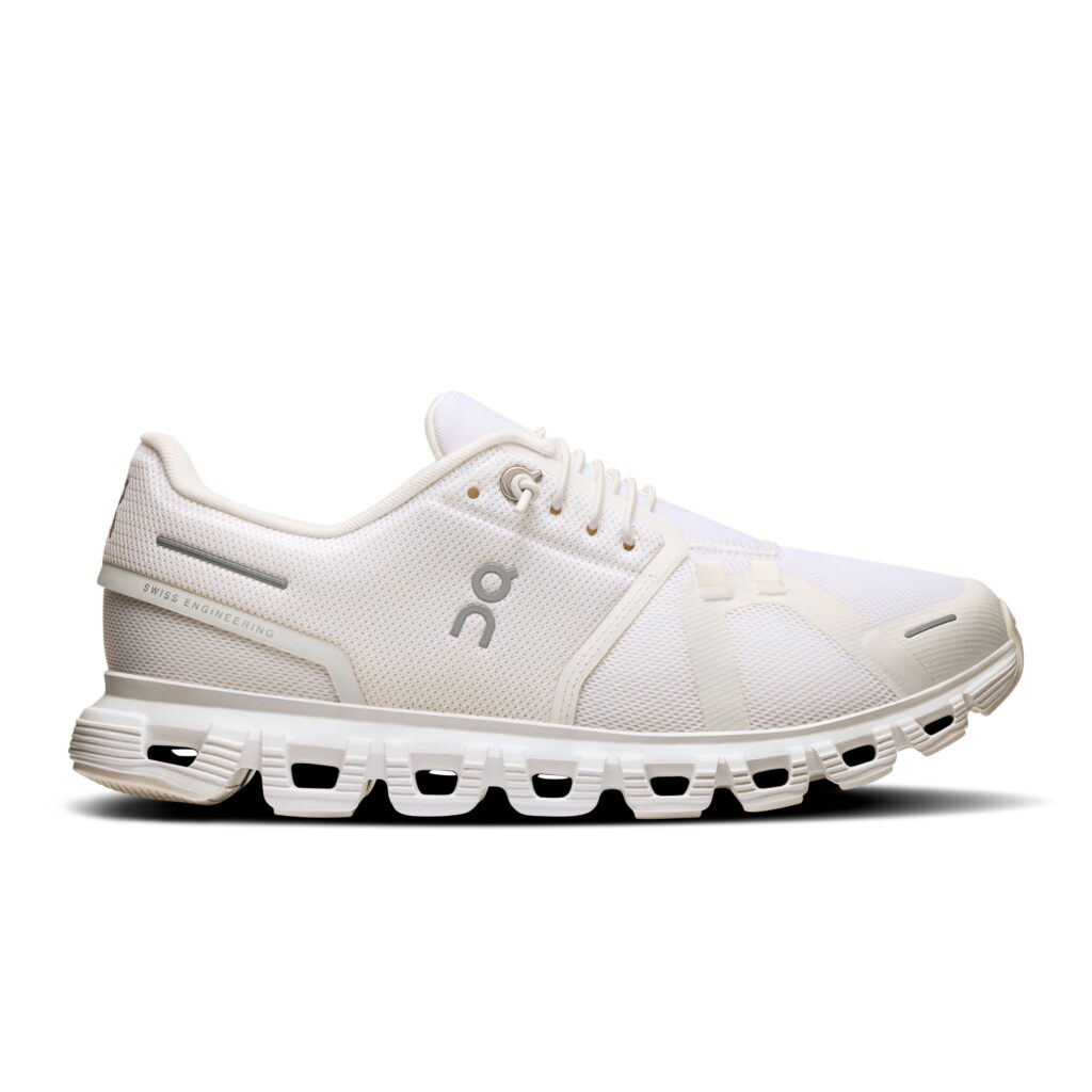 ON Cloud 6 Damen weiß Sneaker Seitenansicht