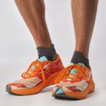 Salomon Laufschuh Aero Volt in Orange/Weiß/Rot – Vorderseite