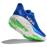 HOKA Arahi 8 Herren Laufschuh in Blau mit weißer Sohle und grünen Akzenten, Unterseite