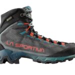 La Sportiva Aequilibrium Hike GTX Damen schwarzblau Seitenansicht