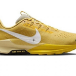 Nike Air Zoom Pegasus Trail 5 Herren Laufschuh gelb Seitenansicht
