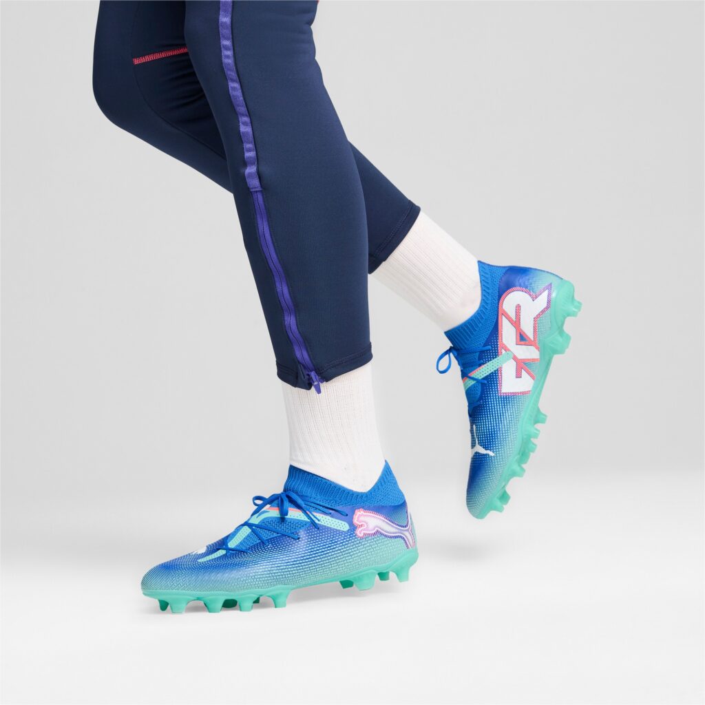 Puma Future 7 Pro FG/AG Fußballschuh blau Actionansicht