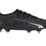 Puma Ultra Ultimate MxSG Fußballschuh in Schwarz – Seitenansicht