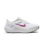 Nike Air Winflo 10 Damen-Laufschuh in Weiß/Lila – Seitenansicht