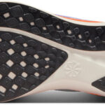 Nike Air Zoom Pegasus Herren-Laufschuh in Weiß/Blau/Orange – Sohle