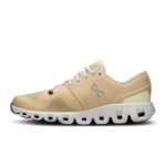ON Cloud X 3 Damen-Trainingsschuh in Gelb/Beige – Innenseite