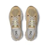 ON Cloud X 3 Damen-Trainingsschuh in Gelb/Beige – Oberseite