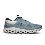 ON Cloudstratus 3 Herren-Laufschuh in Hellblau/Weiß – Seitenansicht