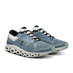 ON Cloudstratus 3 Herren-Laufschuh in Hellblau/Weiß – Vorderseite
