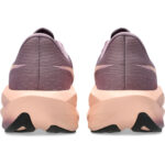 Asics Novablast 6 Damen Laufschuh violett Hinteransicht