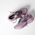 Brooks Ghost 18 Damen Laufschuh violett Actionansicht