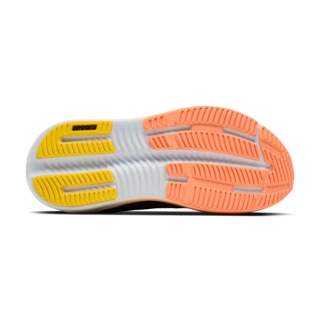 Brooks Ghost Max 4 Damen Laufschuh schwarz-coral Sohlenansicht