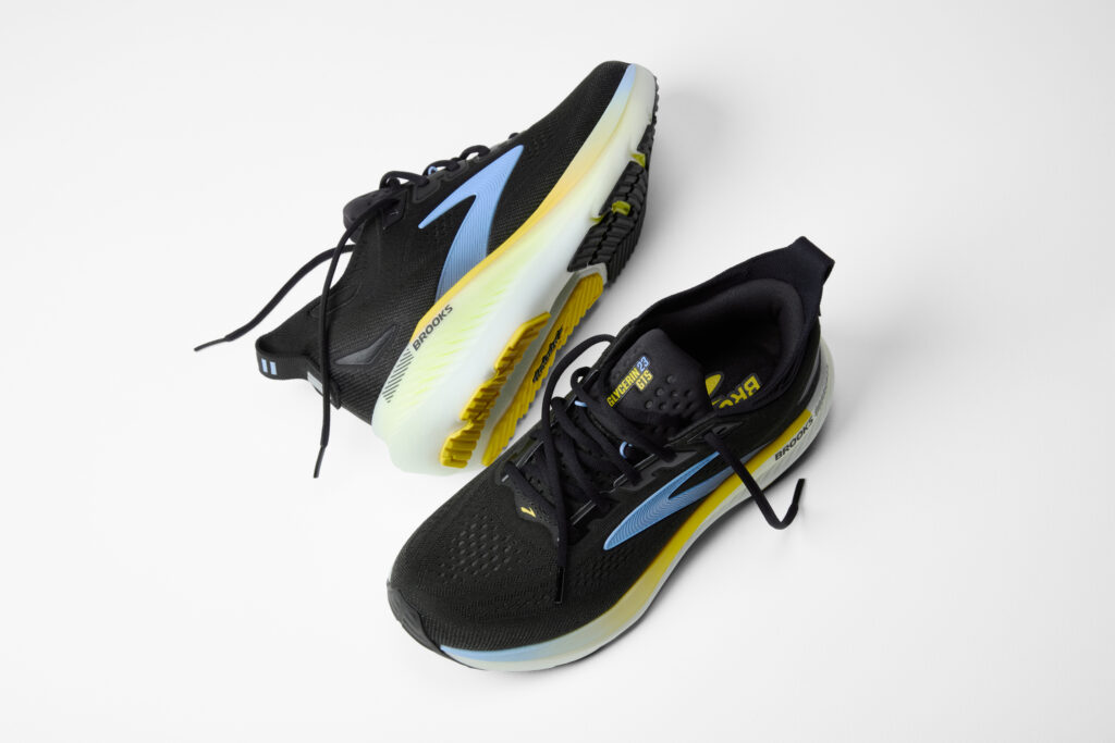 Brooks Glycerin GTS 23 Herren Laufschuh schwarz/gelb Actionansicht