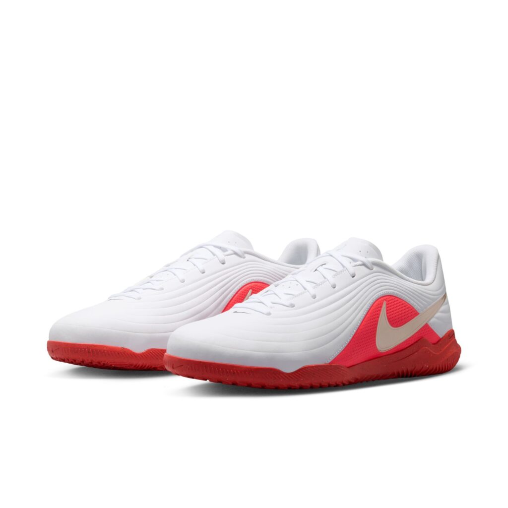Nike Tiempo Maestro Club IC weiß/rot Hallenschuh Vorderseite