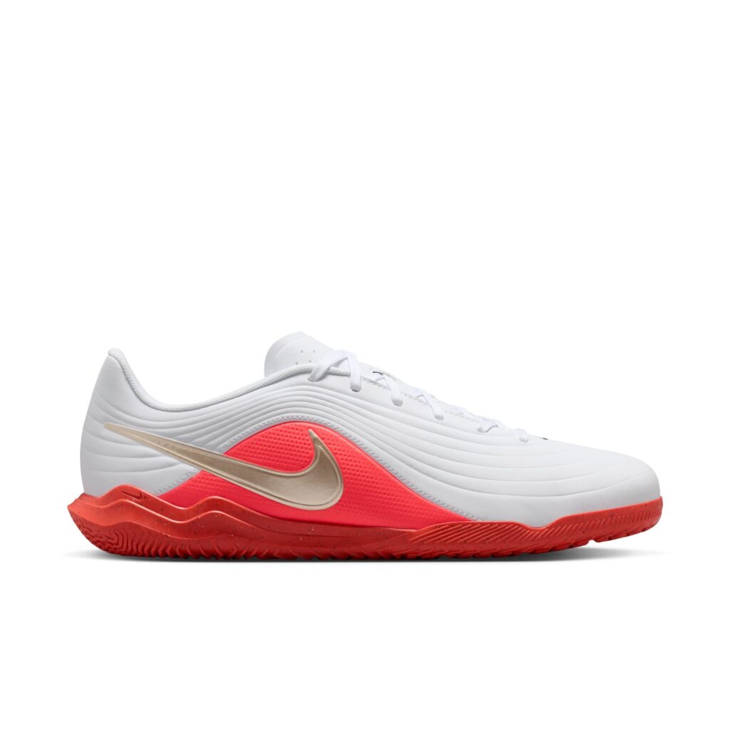Nike Tiempo Maestro Club IC weiß/rot Hallenschuh Seitenansicht