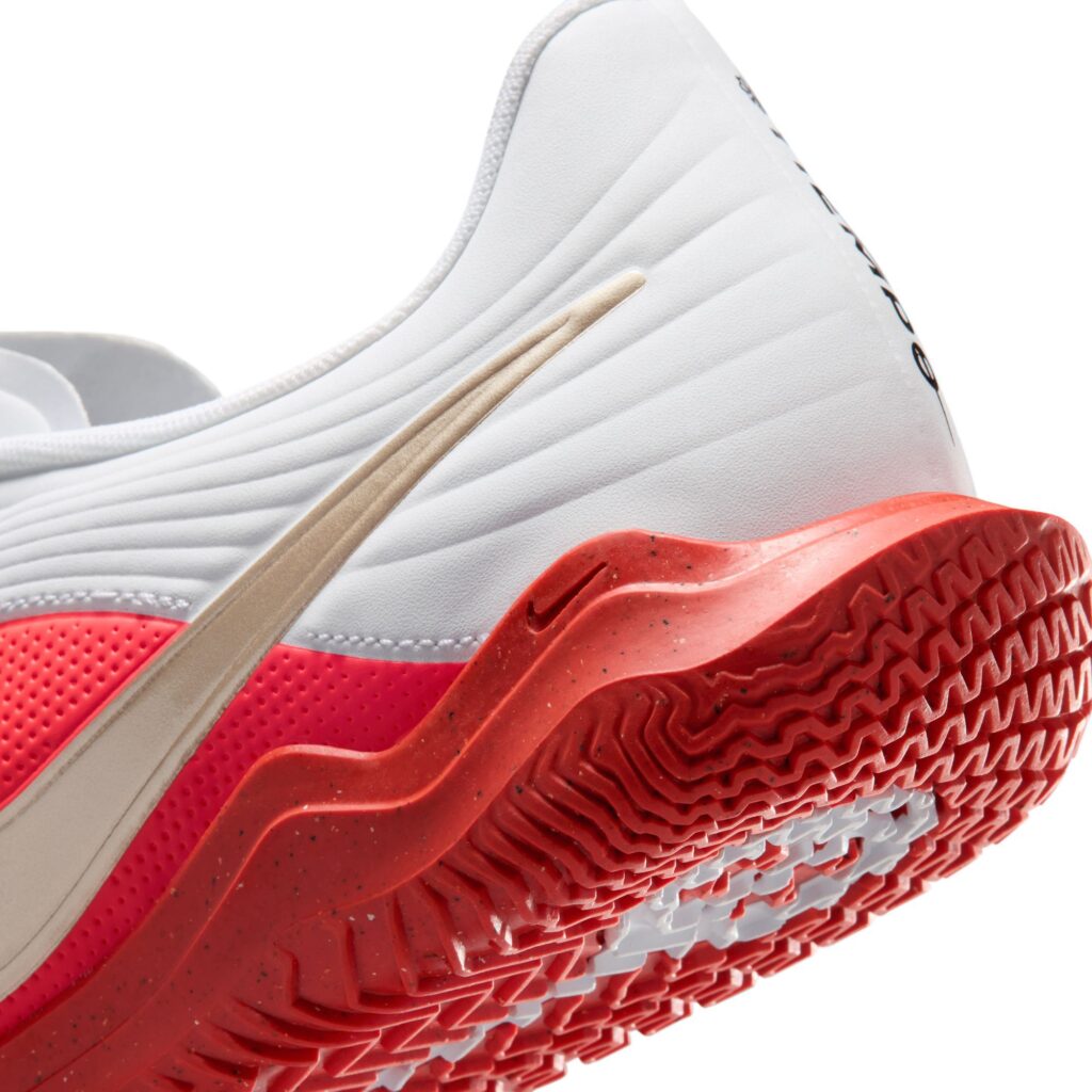 Nike Tiempo Maestro Club IC weiß/rot Hallenschuh Detailansicht Sohle