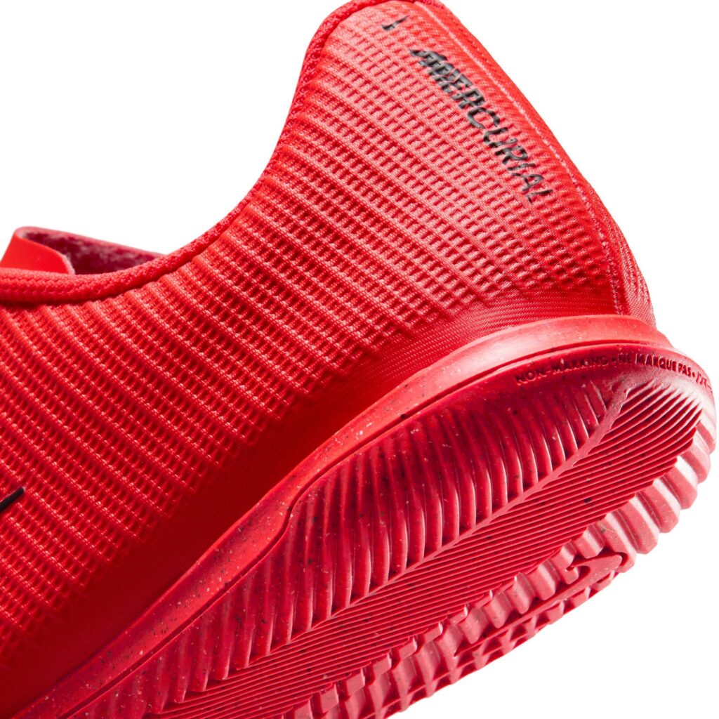 Nike Vapor 17 Club IC Kinder rot Hallenschuh Detailansicht Sohle