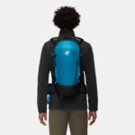 Mammut Rucksack Lithium 15 blau am Rücken getragen