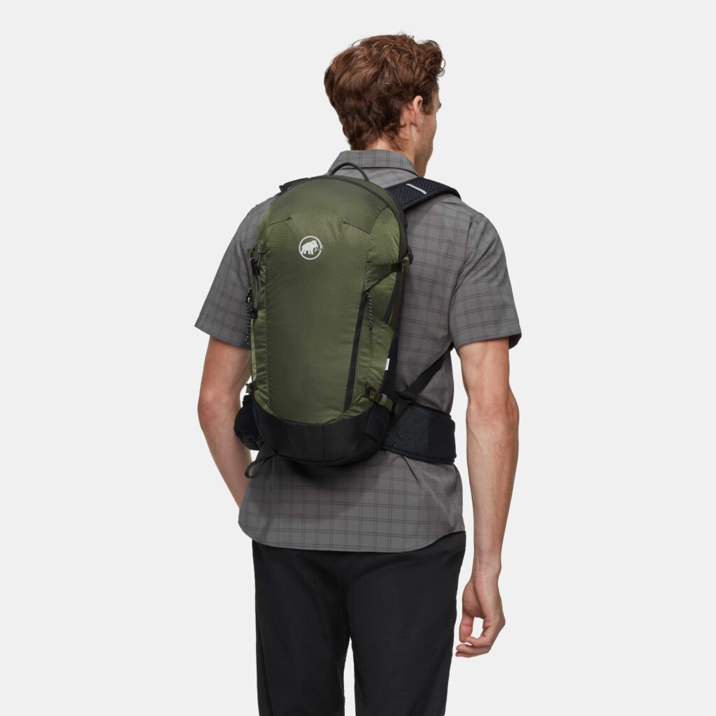Mammut Rucksack Lithium 20 grün am Rücken getragen