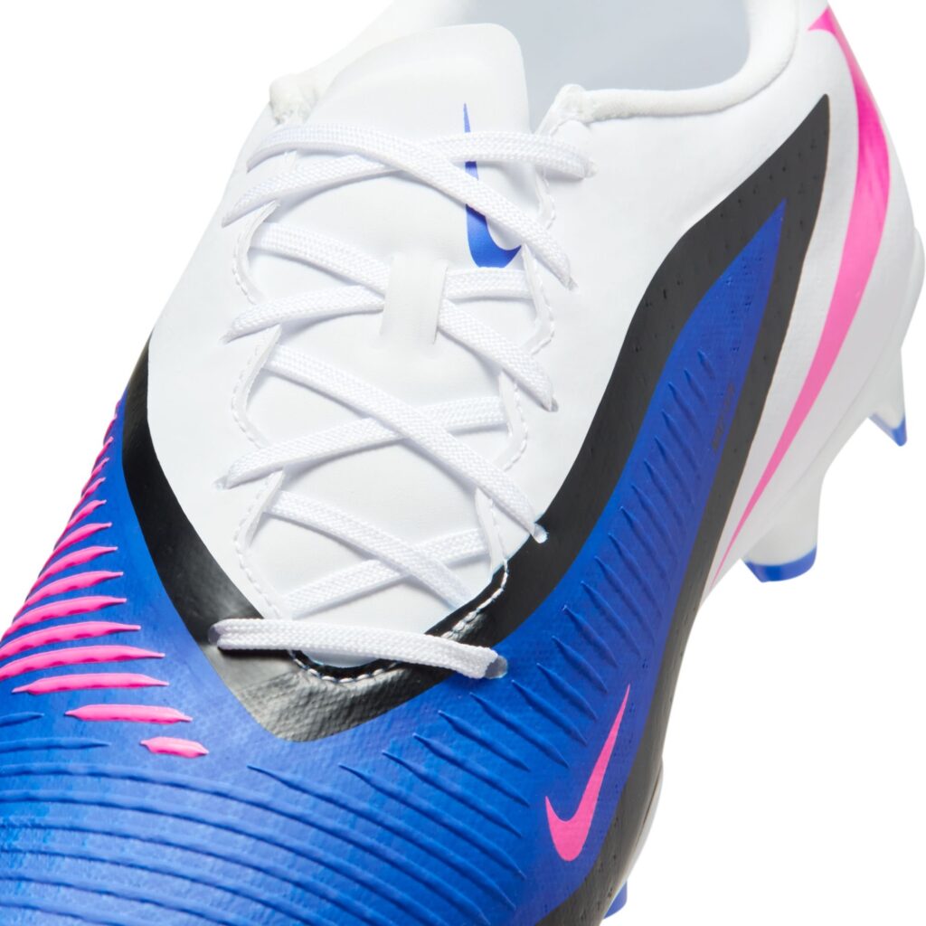 Nike Phantom 6 Academy FG/MG Fußballschuh blau/weiß Detailansicht Schnuerung