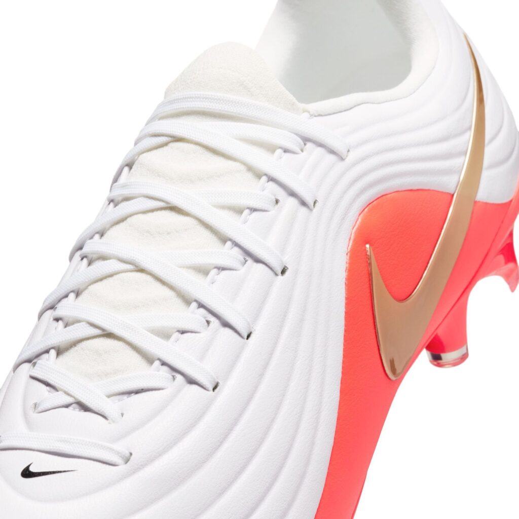 Nike Tiempo Maestro Academy FG/MG Fußballschuh weiß/rot Detailansicht Schnürung