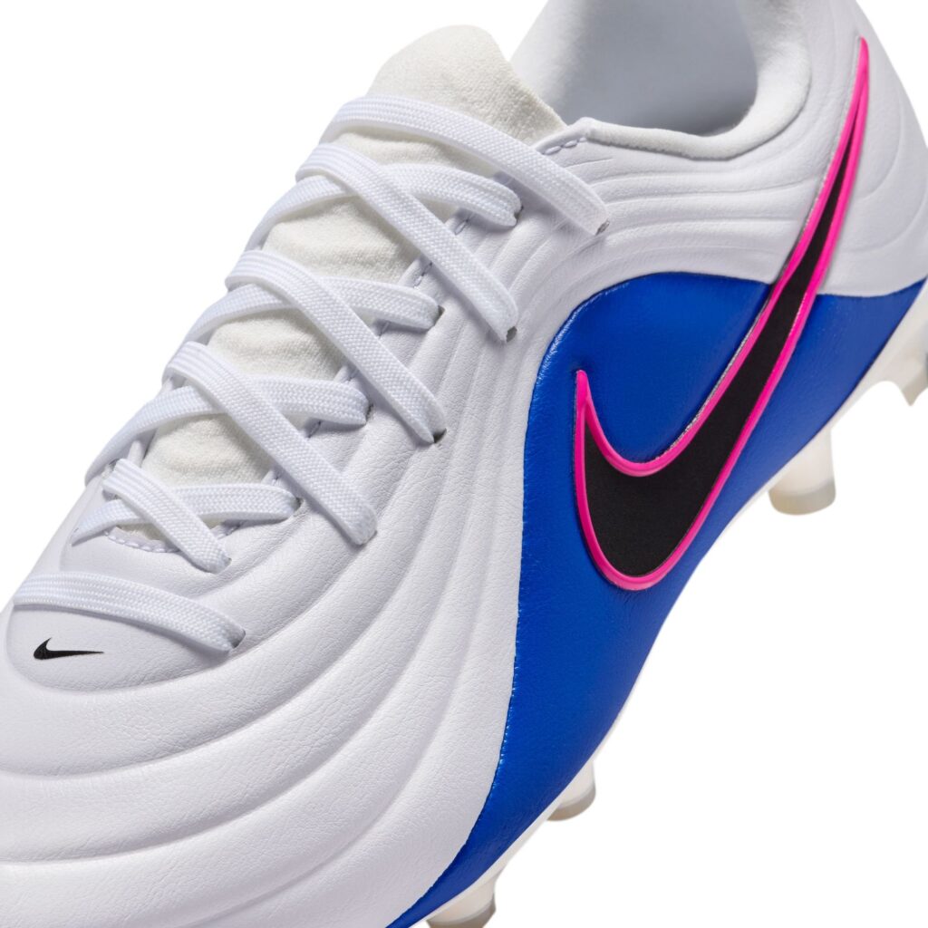 Nike Tiempo Maestro Academy Kinder Fußballschuh weiß/blau Detailansicht Schnuerung