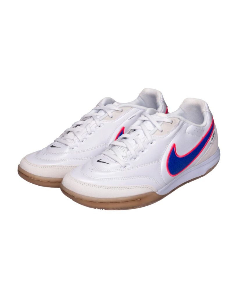 Nike Tiempo Streetgato weiß Hallenschuh Vorderseite
