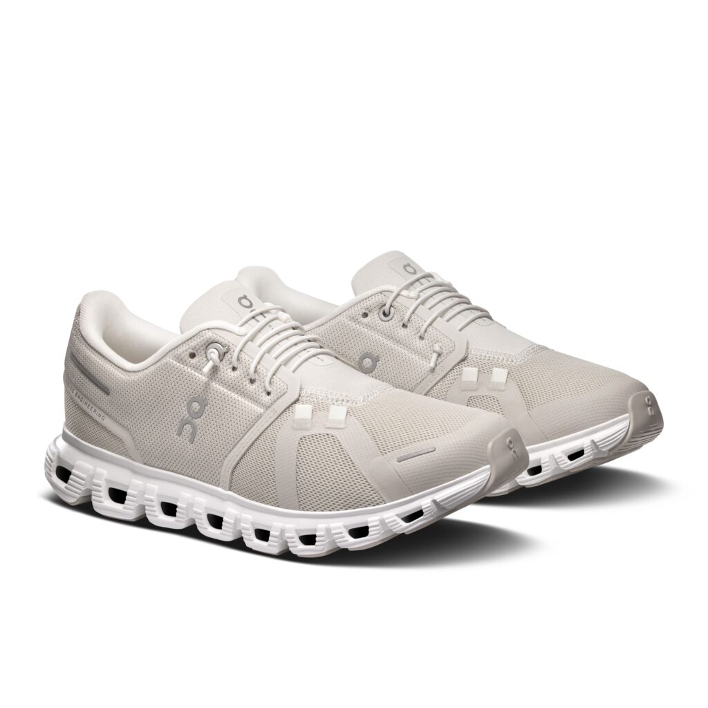 ON Cloud 6 Damen beige Vorderseite