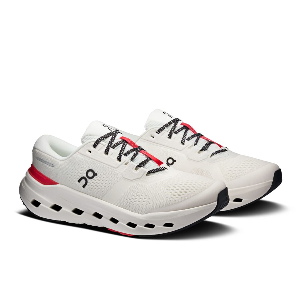 ON Cloudrunner 3 Herren weiß/rot Laufschuh Vorderseite
