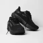 Brooks Ghost 18 GTX Herren schwarz Laufschuh-Paar aufeinander liegend