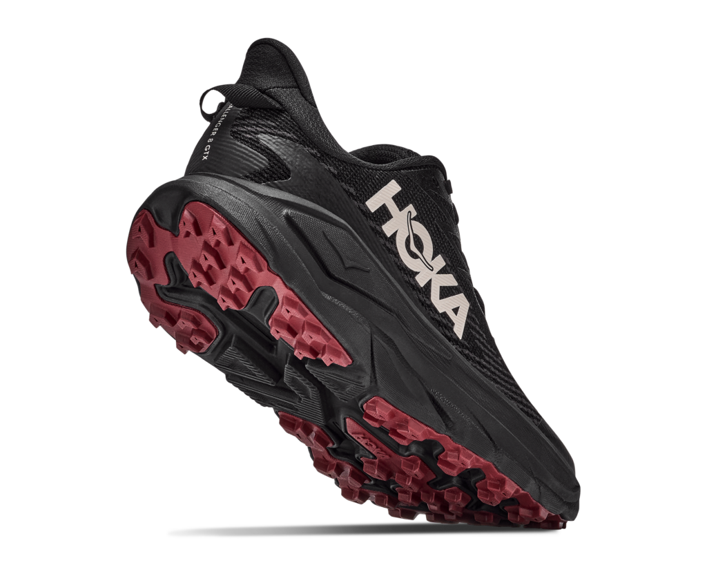 Hoka Challenger 8 GTX Damen schwarz Lafuschuh Sohle mit multidirektionalen Stollen