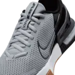 Nike Air Max Alpha Trainer 6 Herren grau Detailansicht Schnürung