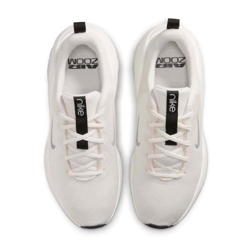 Nike Air Zoom Bella 7 Damen weiß Fitnessschuh Oberseite